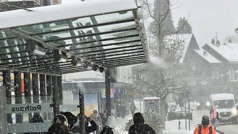 Winter 2026 in Wermelskirchen: Schneefall bringt Verkehr und Busse zum Stillstand