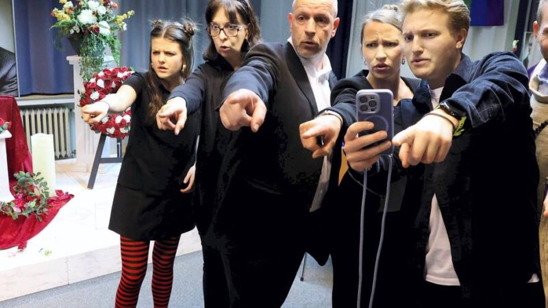 Premiere in Leverkusen: Krimidinner mit der Volksbühne Bergisch Neukirchen