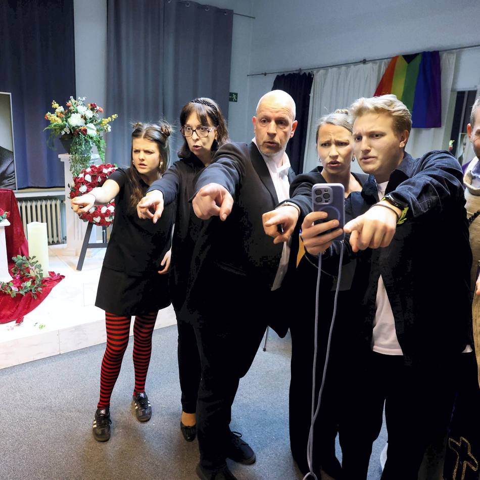 Premiere in Leverkusen: Krimidinner mit der Volksbühne Bergisch Neukirchen