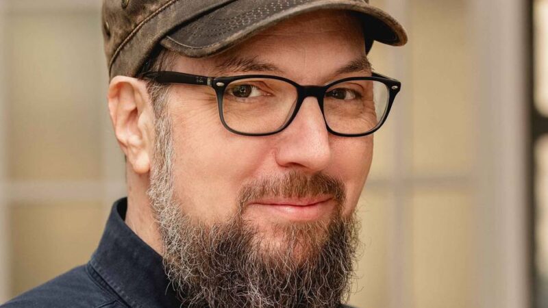 17. März in der Bibliothek Monheim: Carsten Henn liest aus „Sonnenaufgang Nr. 5“