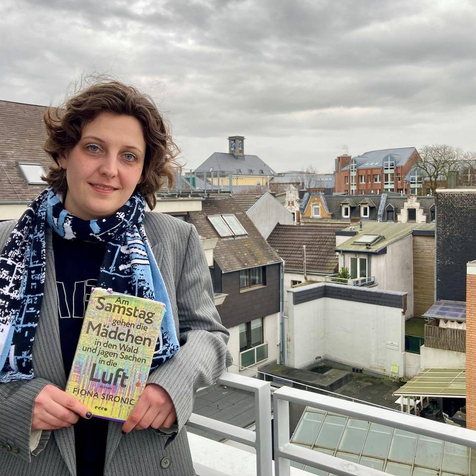 Fiona Sironic liest im Marie-Curie-Gymnasium Neuss: Die Rückkehr als Erfolgsautorin