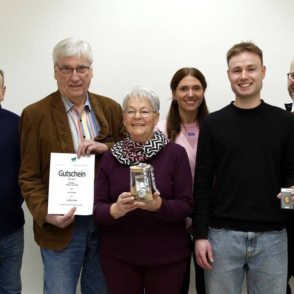 Preise des RP-Silvesterrätsels überreicht: Das Jahr fängt für die Gewinner goldig an