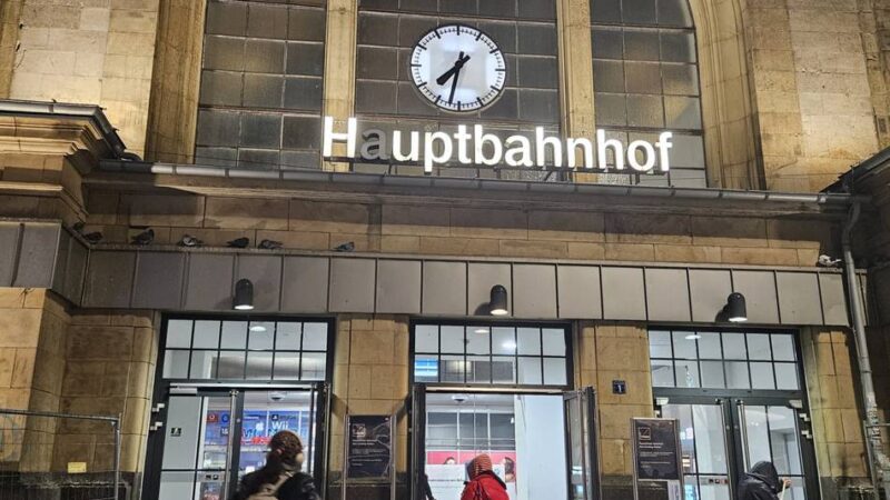 Bilanz zu Schwerpunktkontrollen: Mehrere Messer am Mönchengladbacher Hauptbahnhof sichergestellt