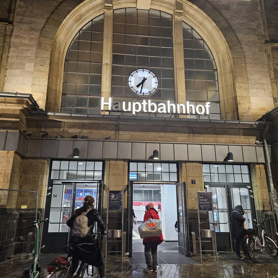 Bilanz zu Schwerpunktkontrollen: Mehrere Messer am Mönchengladbacher Hauptbahnhof sichergestellt