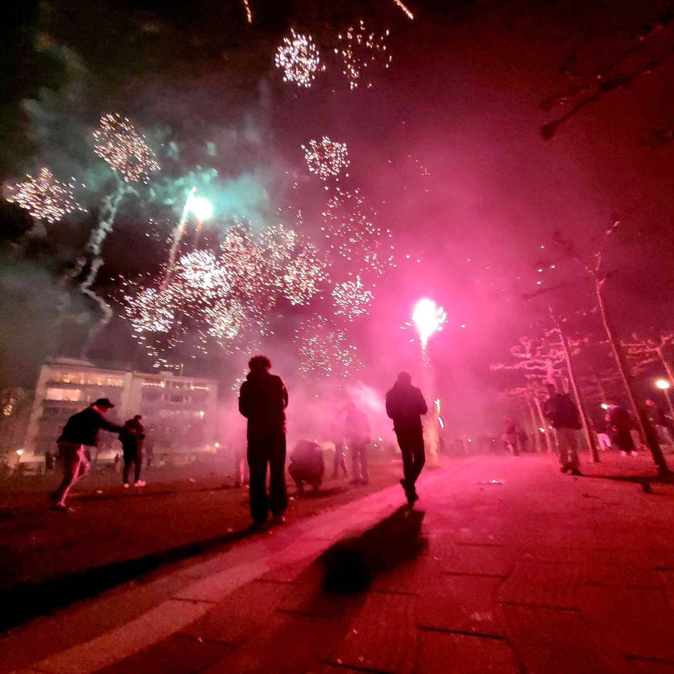 Versuchtes Tötungsdelikt in Düsseldorf: Messerstiche in der Altstadt – drei Verdächtige sollen in Untersuchungshaft