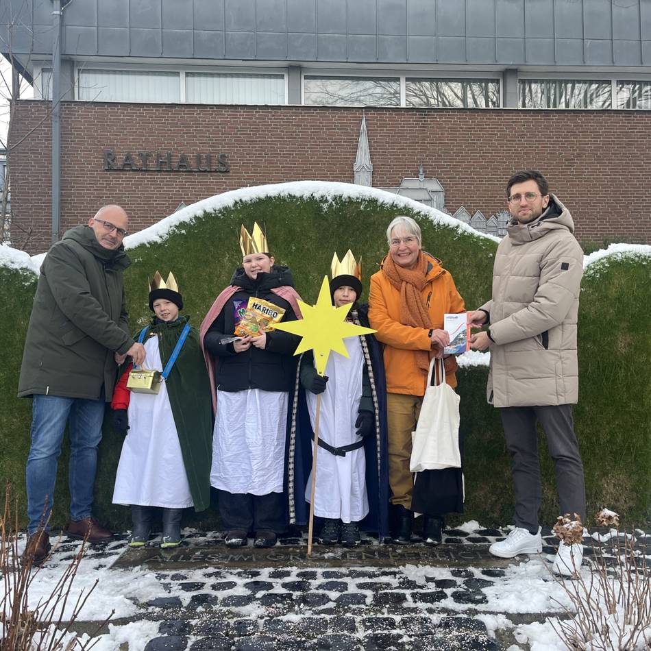 Zu Gast im Rathaus: Straelener Sternsinger trotzen Schnee und Eis und bringen den Segen