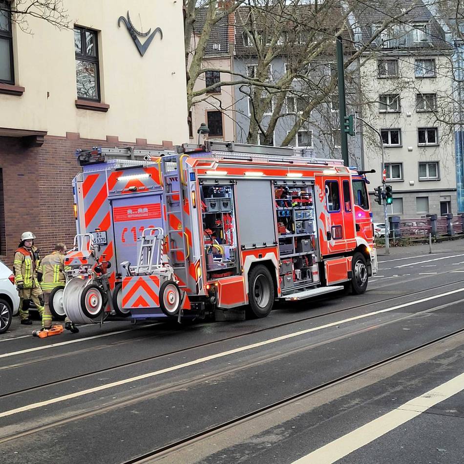 Feuerwehreinsatz in Düsseldorf: Bahnverbindung vom Bilker S-Bahnhof in Richtung Südwesten kurzzeitig unterbrochen