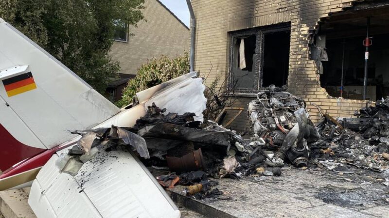 Flugzeugabsturz in Korschenbroich-Kleinenbroich: Dramatische Minuten im Funkverkehr vor dem Absturz