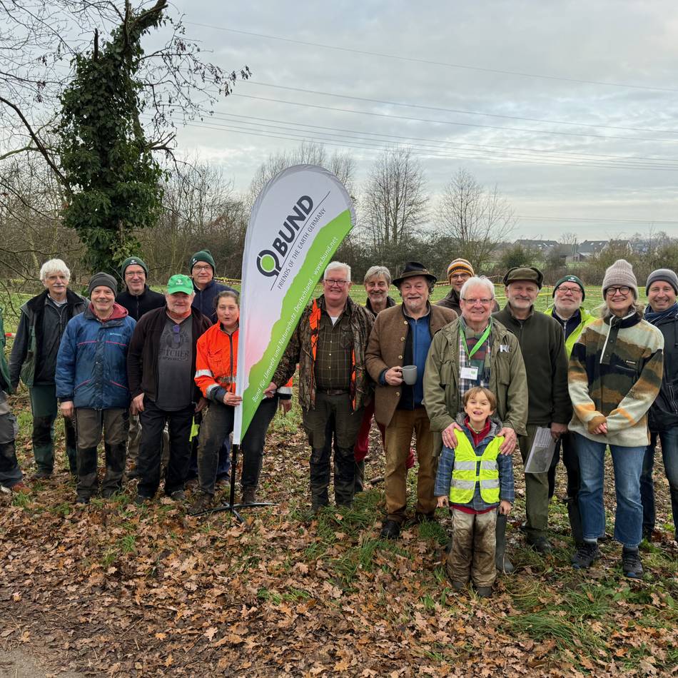 Pflanzaktion in Korschenbroich: Schwarzpappeln, Weiden und Faulbaum für Auenwald
