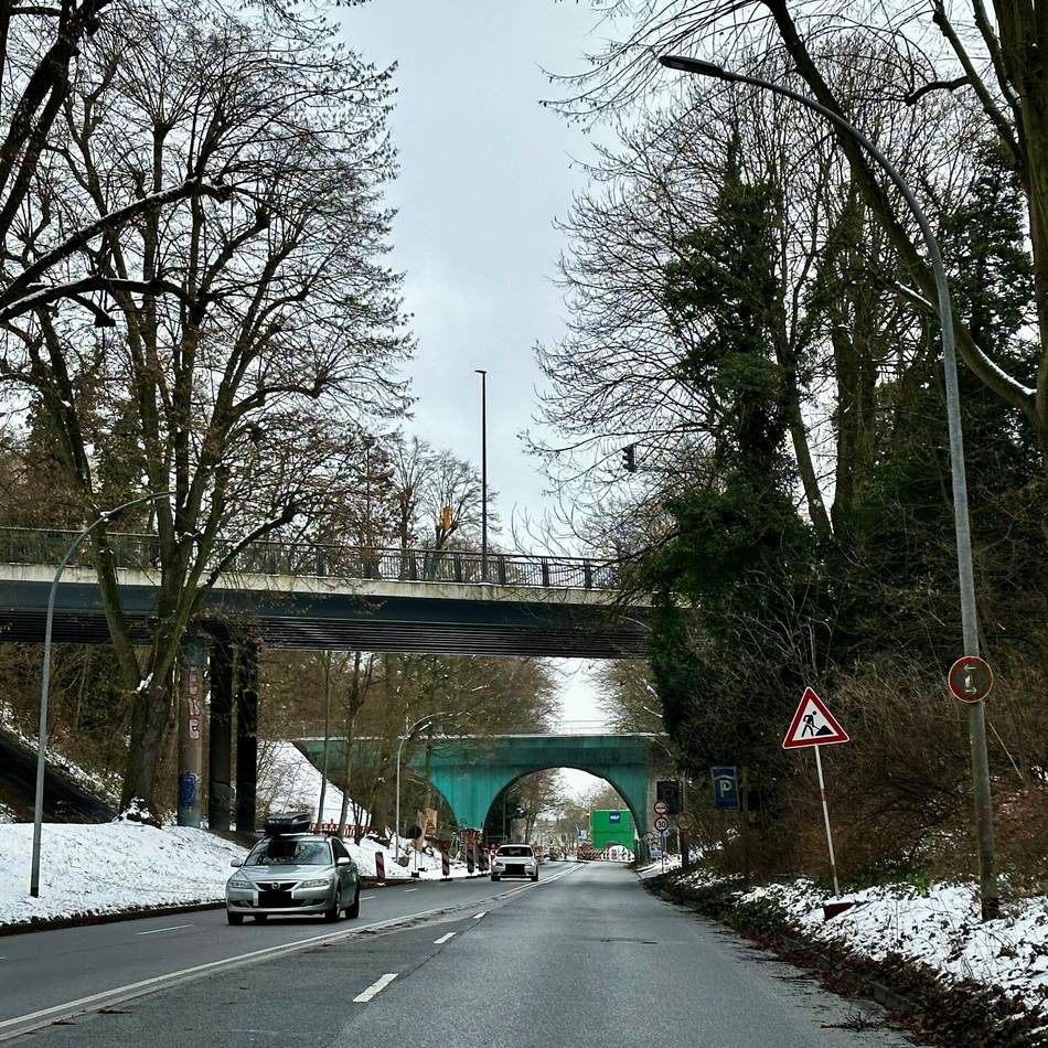 Zeitplan für den Brücken-Abriss verzögert sich: Hermann-Piecq-Anlage drei Wochen im April gesperrt