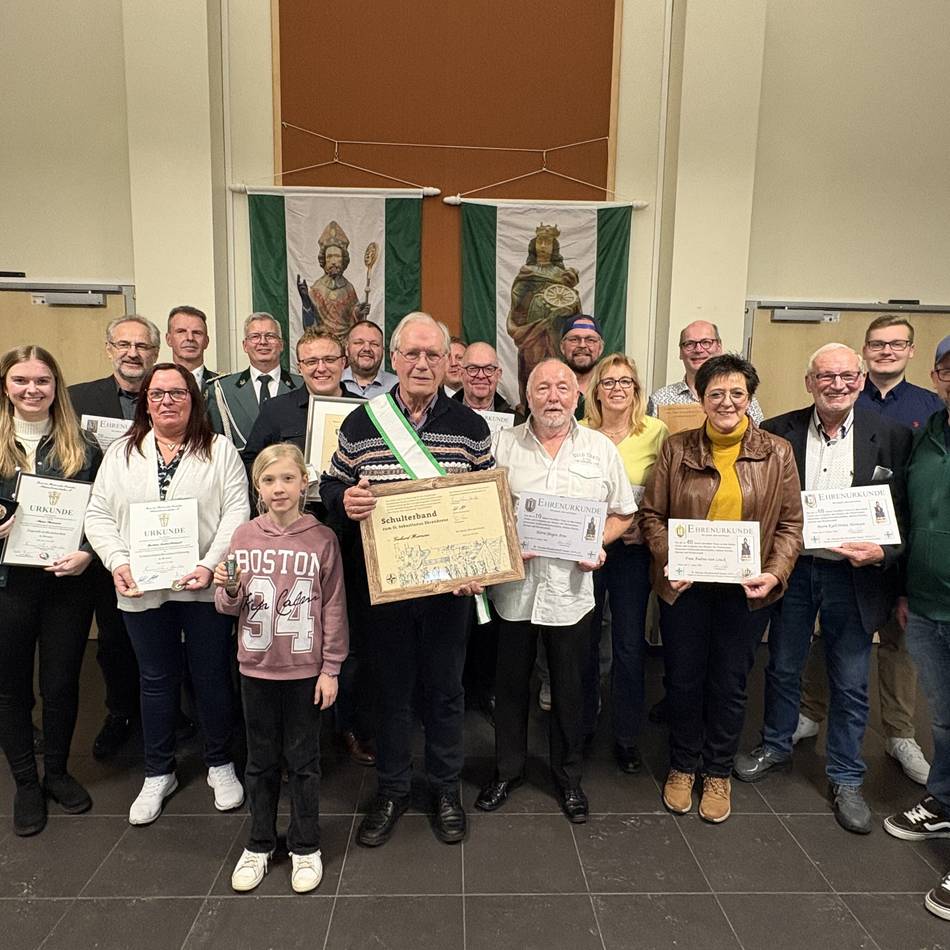 Neues aus dem Issumer Vereinsleben: Zahlreiche Ehrungen beim Familienabend der Issumer Bruderschaften