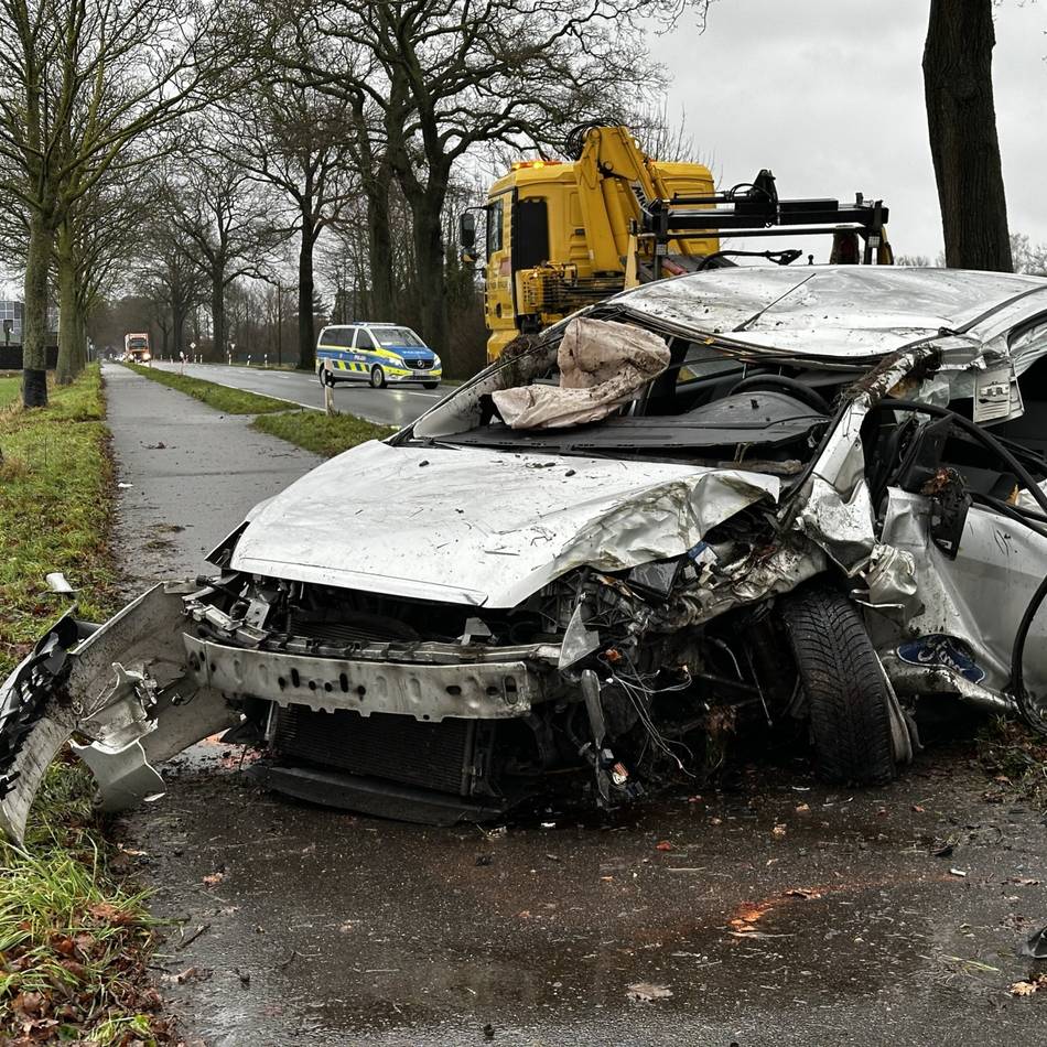Zwischen Pont und Straelen: Unfall auf der B58 in Geldern – Autofahrer schwer verletzt