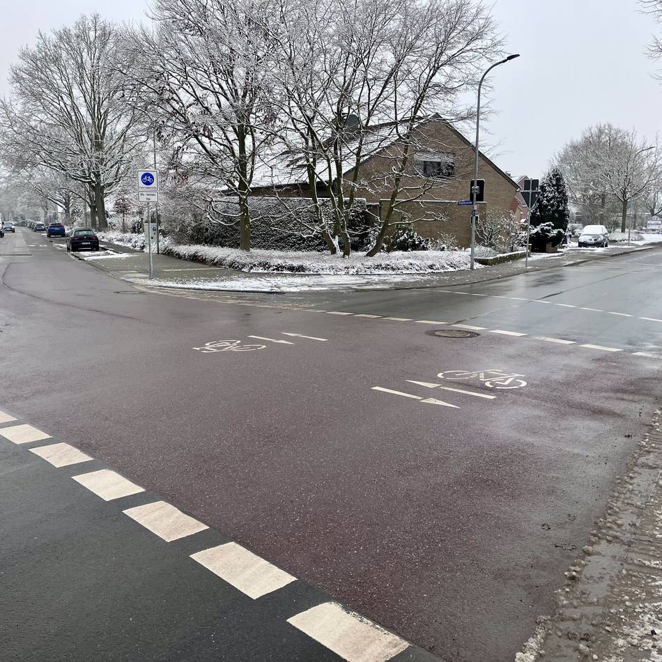 Neues Baugebiet „Im Lüßfeld“: FDP fordert mehr Sicherheit für Fahrradkreuzung in Veert