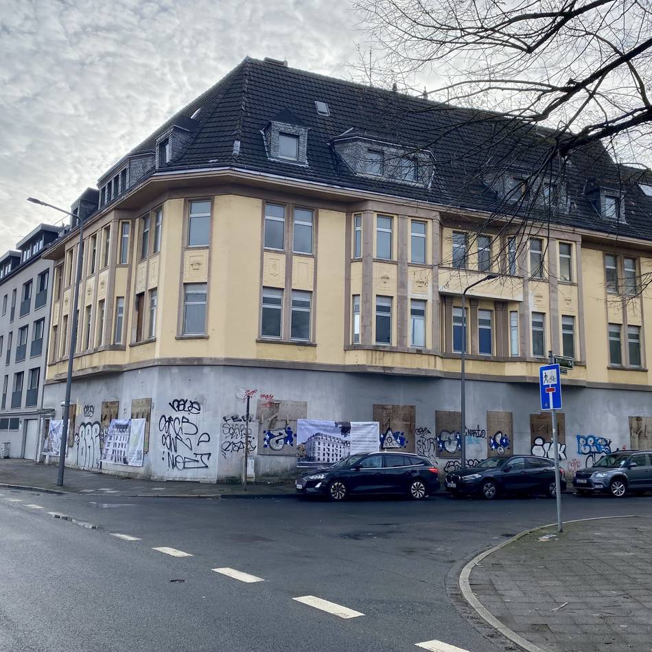Wohnungsbau in Düsseldorf: Verkauf beendet Stillstand – Brandruine in Rath wird Wohnprojekt