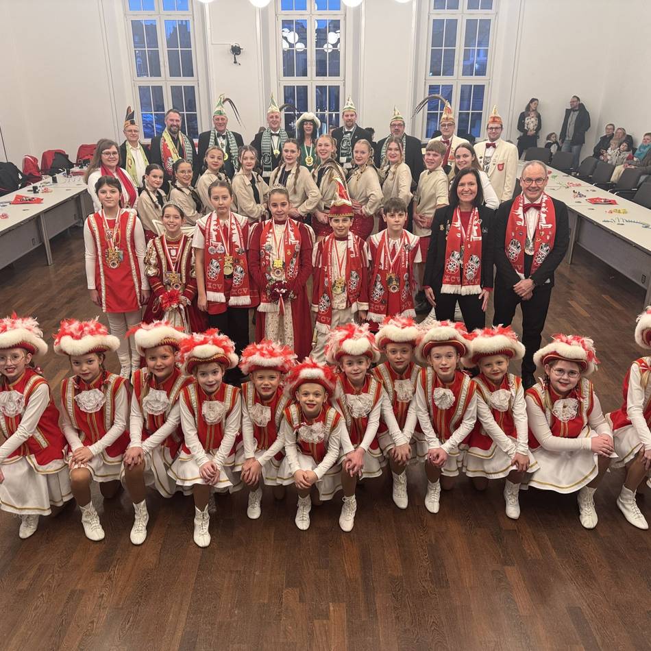 Empfang in Xantens Rathaus: Kinderpinzenpaar übernimmt den Platz des Bürgermeisters