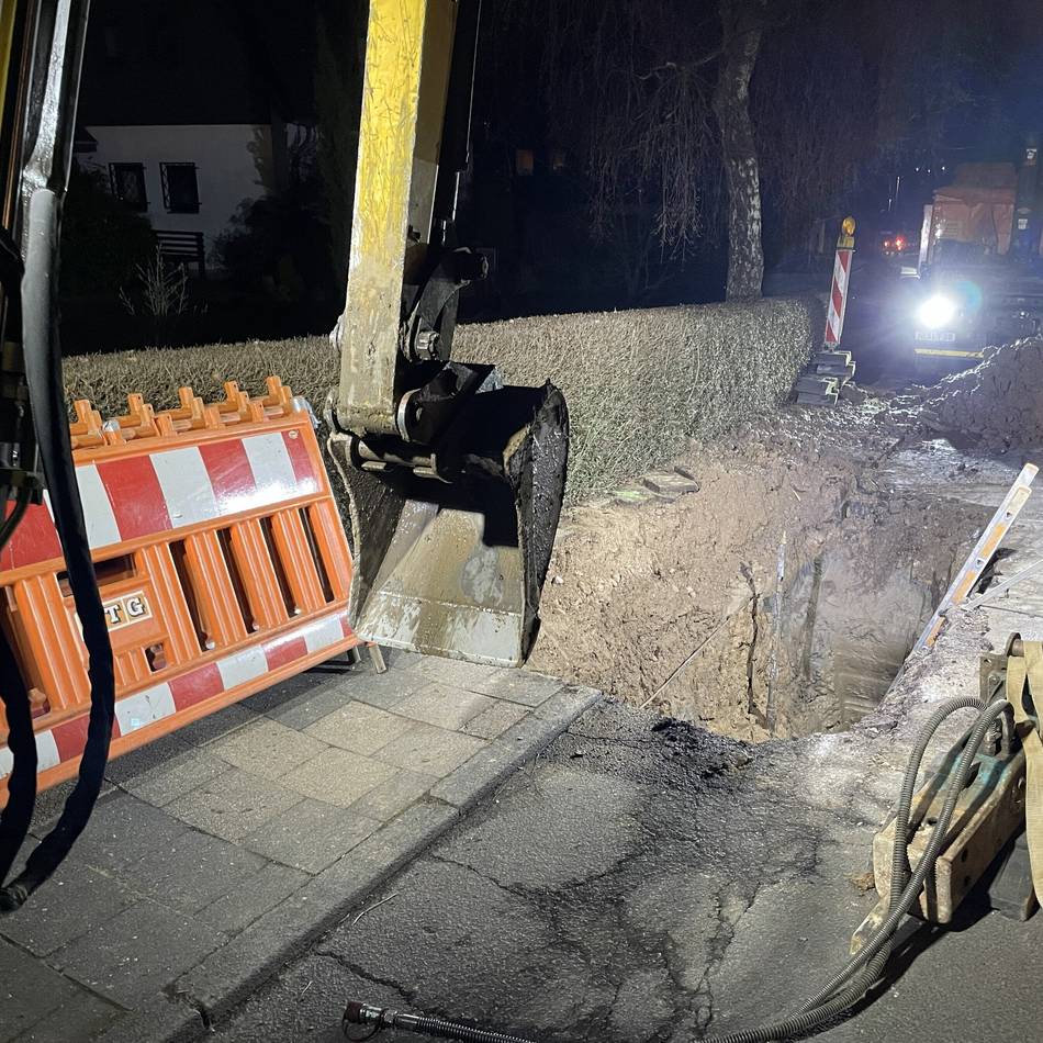 Einsatz der Stadtwerke in Mettmann: Rohrbruch am Kaldenberger Weg behoben