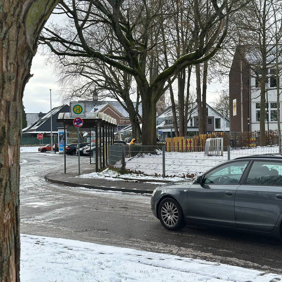 Testlauf an Erich-Kästner-Grundschule: Stadt richtet erste Schulstraße in Grevenbroich ein