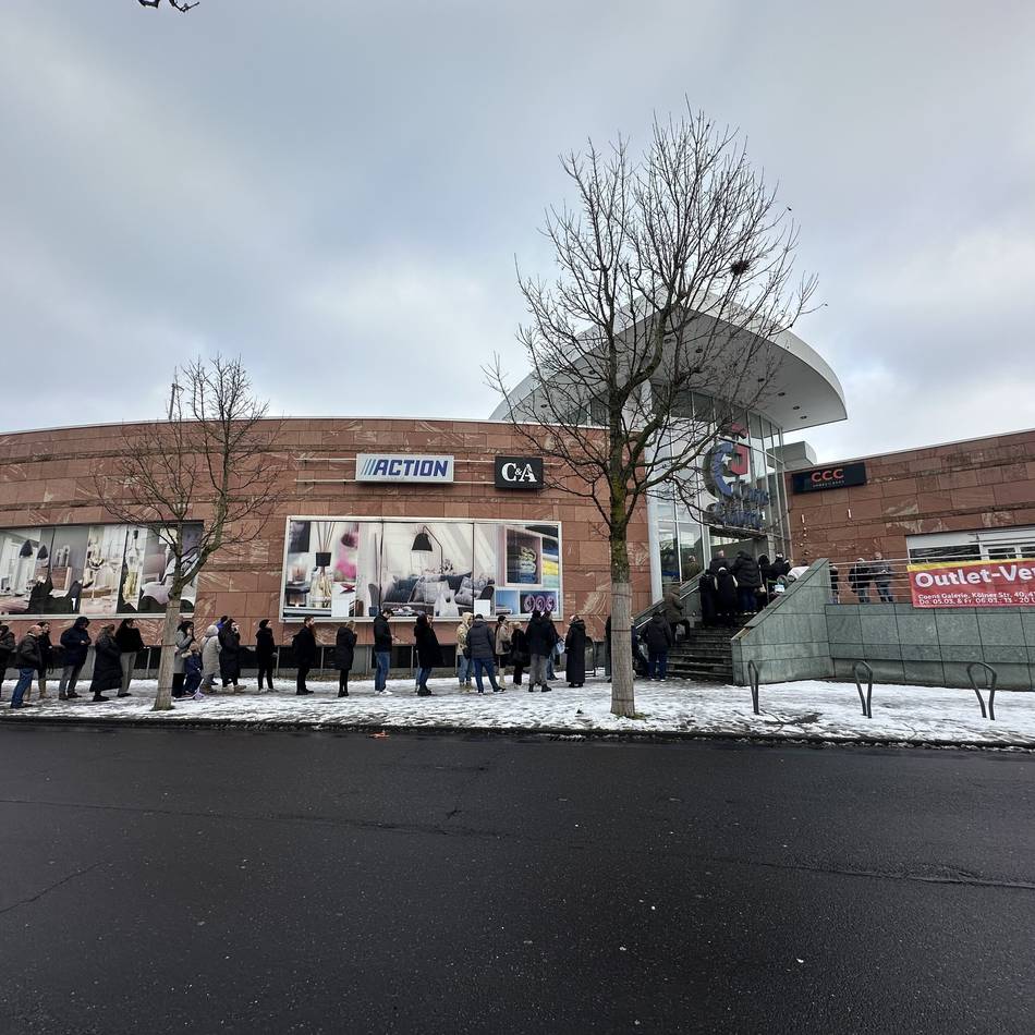 Sonderverkauf in Grevenbroich: Jahresvertrag für Outlet in der Coens-Galerie
