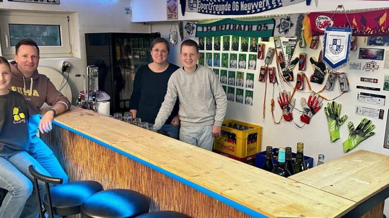 Partykeller der 1970er und 1980er Jahre in Mönchengladbach: Wilde Feten im Untergrund mit Theke und Discokugel