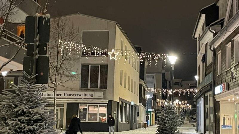 Polizei zählt 44 Winterunfälle im Kreis Mettmann: Eiskalter Winter kippt den Wochenmarkt