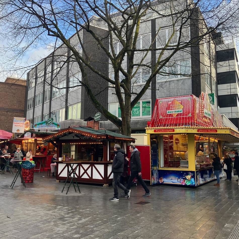 Adventsmarkt am Konvent in Neuss: Wer hat jetzt noch Lust auf Glühwein?