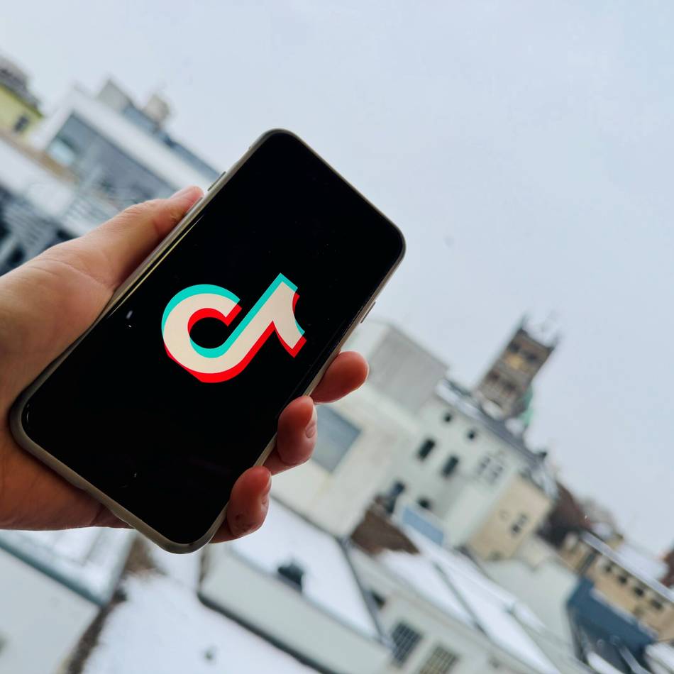 Das sind die sieben erfolgreichsten Videos: Sparen, Hauptbahnhof und Innenstadt-Kritik – das interessiert TikTok-Nutzer aus Neuss