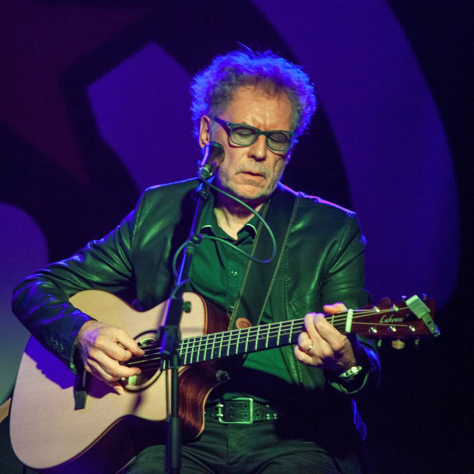 Reidar Jensen im Hückeswagener Haus Zach: Akustische Poesie mit zwei Gitarren und facettenreichen Musikern