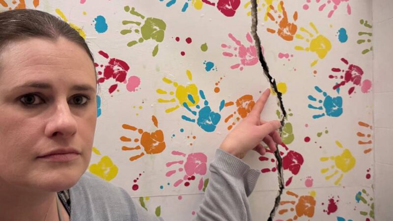 Bauschäden in Krefeld: „Der Putz rieselte auf die Herdplatten“