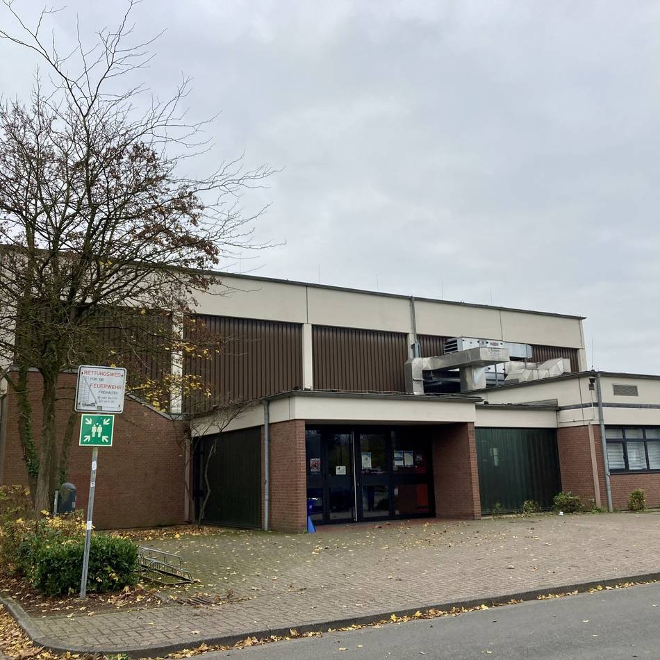 Energetische Sanierung und Photovoltaik: Issums Sporthalle kommt auf den Prüfstand