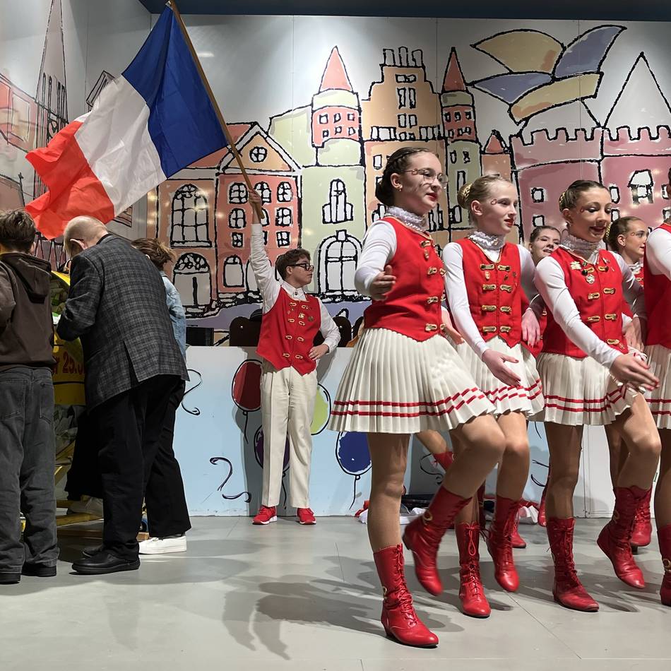 Jede Menge Gewinner: Hauptziehung der Werbering-Verlosung mit närrisch guter Laune