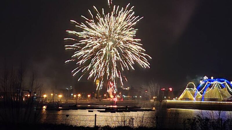 Schnappschuss an der Südsee: Xantener feiern Jahreswechsel mit Feuerwerk