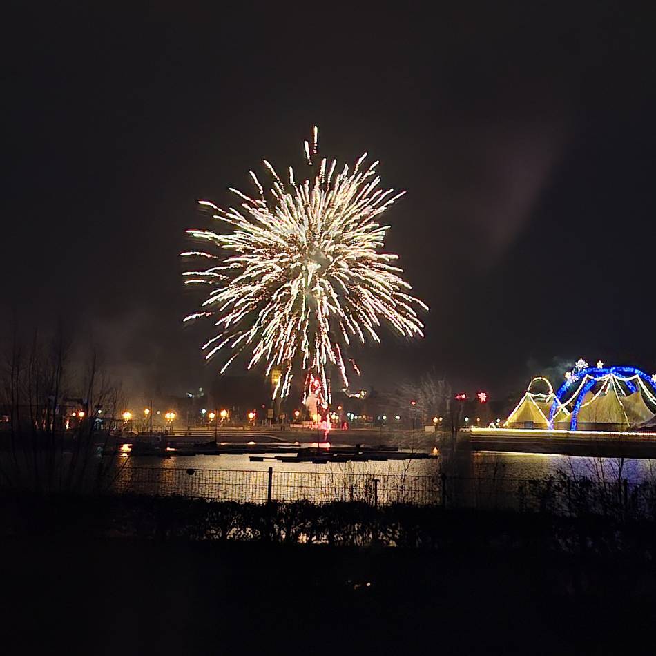 Schnappschuss an der Südsee: Xantener feiern Jahreswechsel mit Feuerwerk