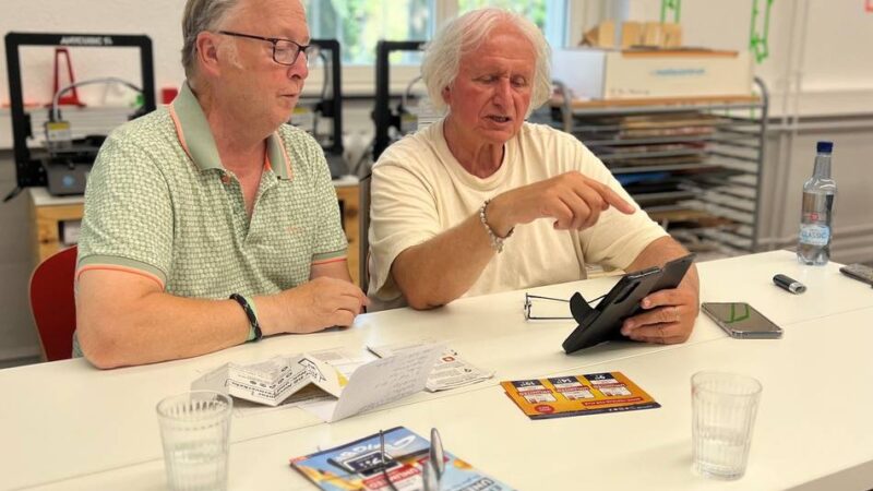 Medienzentrum und TüftelLab: Rhein-Kreis Neuss baut Hilfe im Umgang mit digitalen Geräten aus