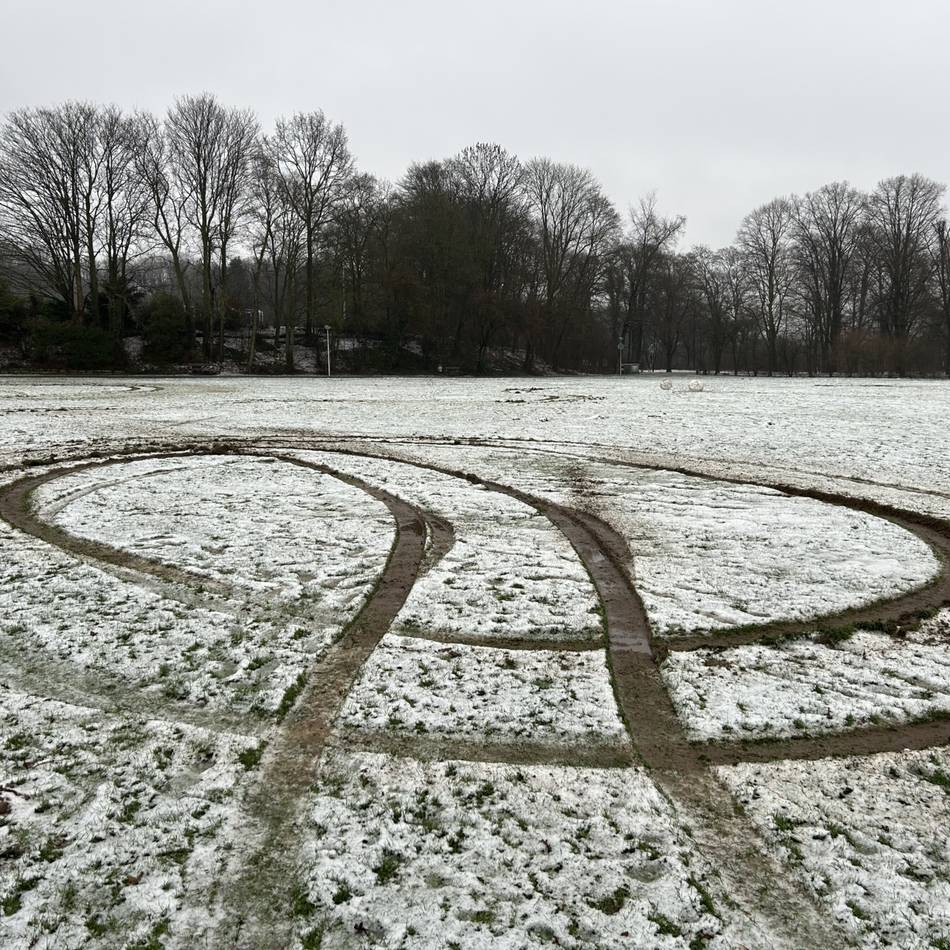 Vandalismus in Viersen: Unbekannte beschädigen Gelände am Hohen Busch