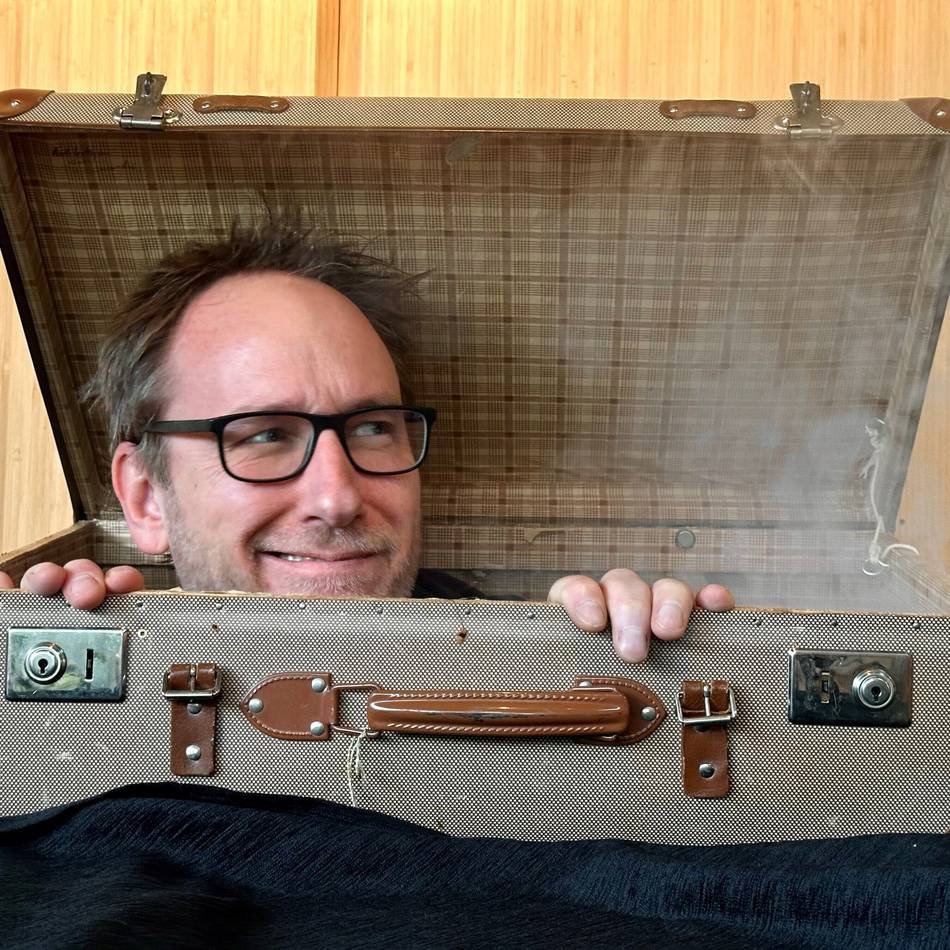 Kultur in Meerbusch: Peter Vohralik zeigt Magie aus Opas Koffer