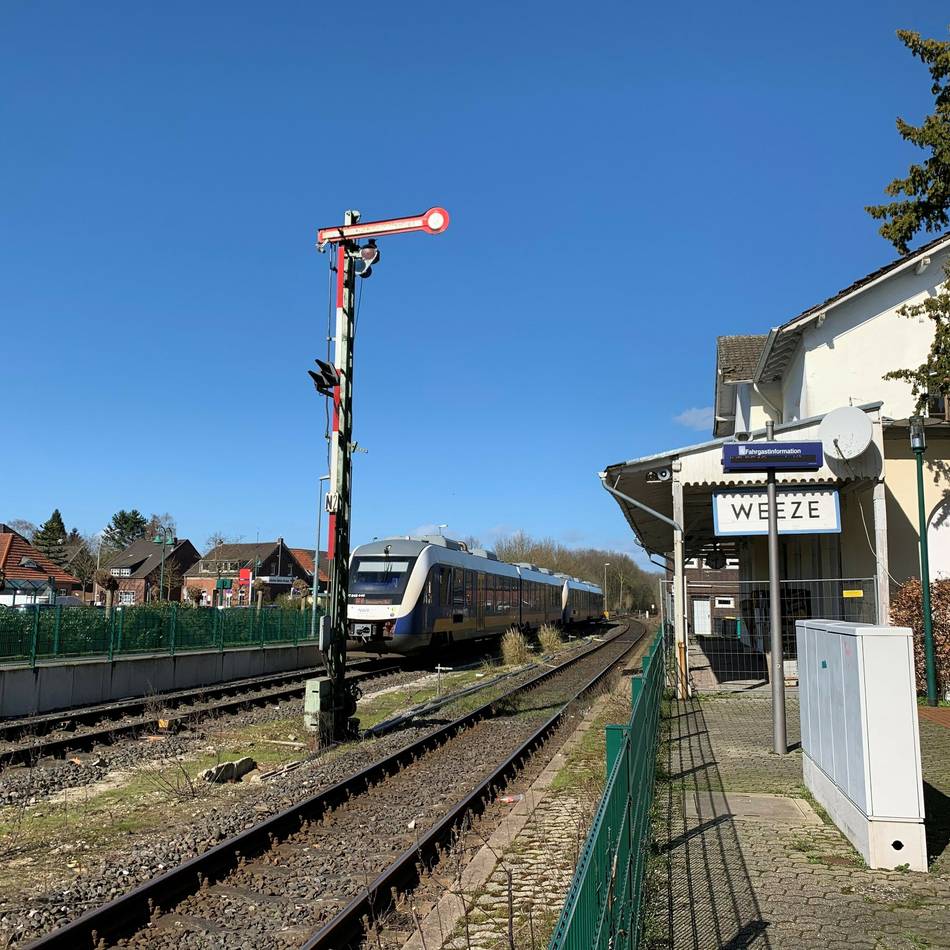 Für Fahrten zur Schule: Weil der Niersexpress unzuverlässig ist – Extra-Busse für die Schüler