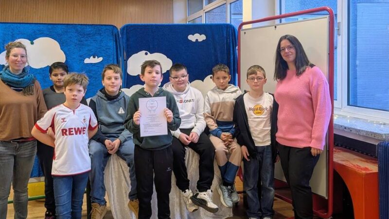 Dritten Platz gemacht: Monheimer Mosaik-Schule überzeugt beim KI-Ideenwettbewerb