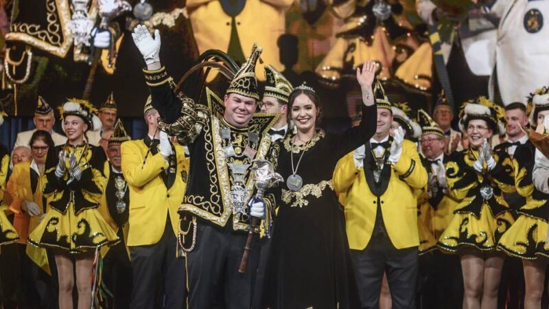 Spektakuläre Prinzenkür in Goch: Ganz Asperden wird mit Sebastian I. und Mareike III. zum Narrenland