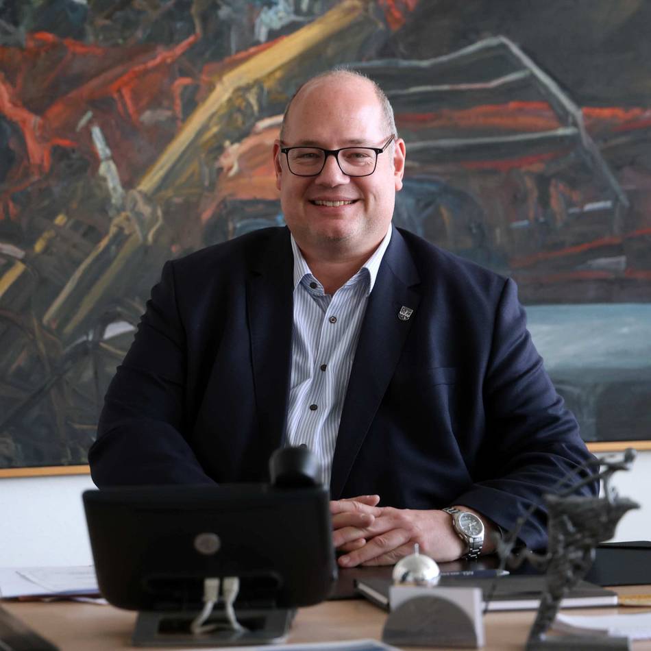 Interview mit OB Stefan Hebbel: „Vom A1-Tunnel müssen wir uns verabschieden“