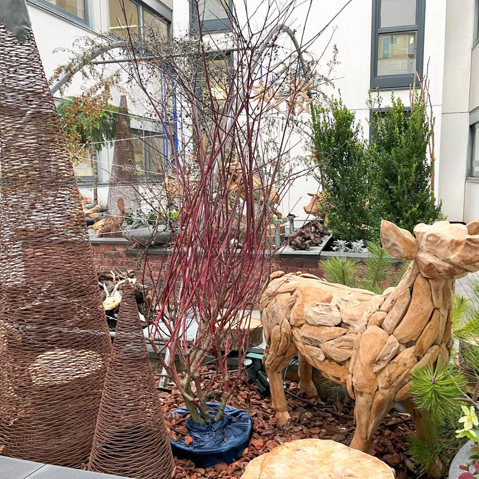 Abwechslung für Patienten und Besucher: Winterlandschaft am Clemens-Hospital in Geldern