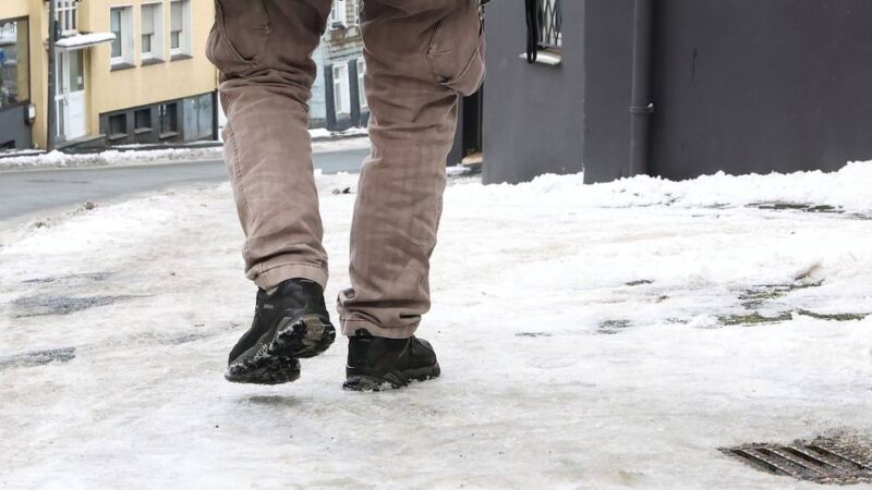 Expertentipps für Heiligenhaus: Pflichtaufgaben bei Schnee und Glätte vor der Haustür