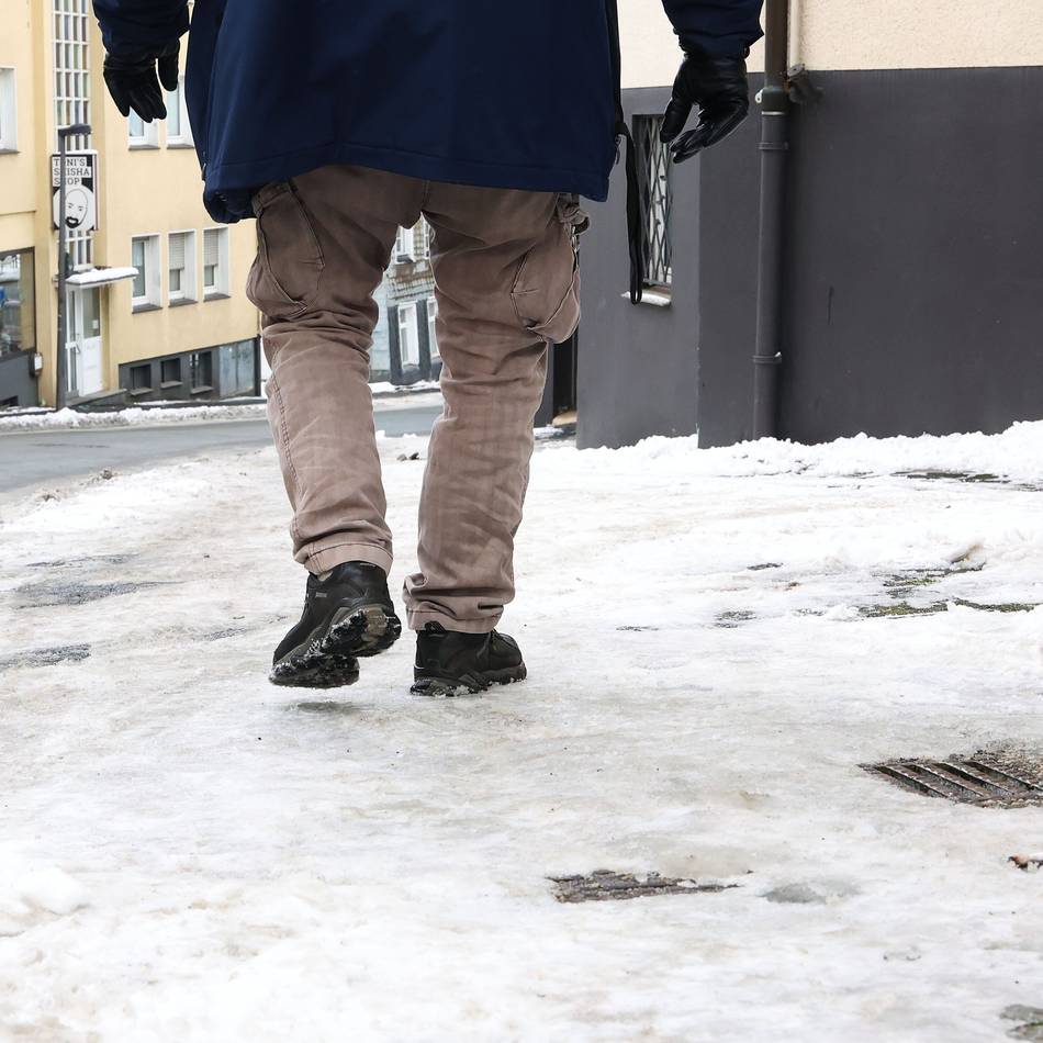 Expertentipps für Heiligenhaus: Pflichtaufgaben bei Schnee und Glätte vor der Haustür