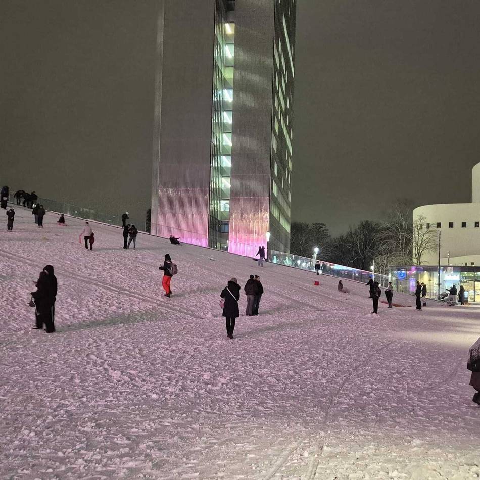 Viel Schnee am Nachmittag: Schneefall sorgt für viele Unfälle in Düsseldorf