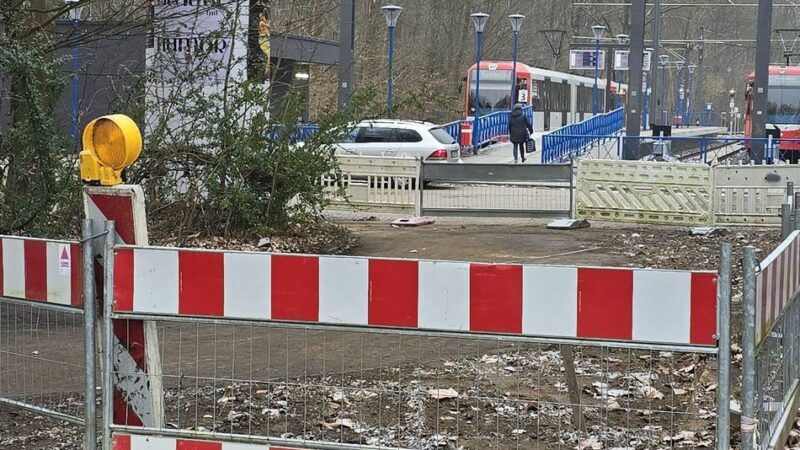 Stadtbahn-Linie 4 in Leverkusen: Fußmarsch statt Bus – Straßenbahn-Anschluss bleibt gekappt