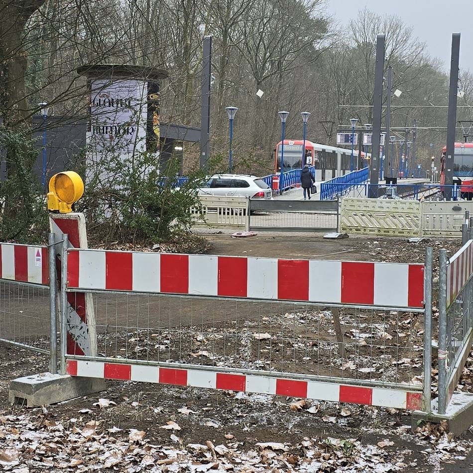 Stadtbahn-Linie 4 in Leverkusen: Fußmarsch statt Bus – Straßenbahn-Anschluss bleibt gekappt