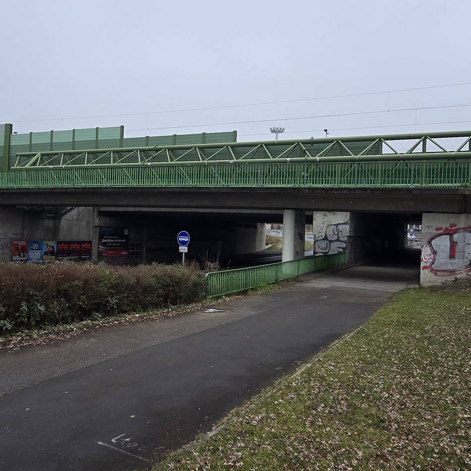 Während der Fußball-WM im Sommer: Stadt Leverkusen muss marode Brücken dringend sanieren