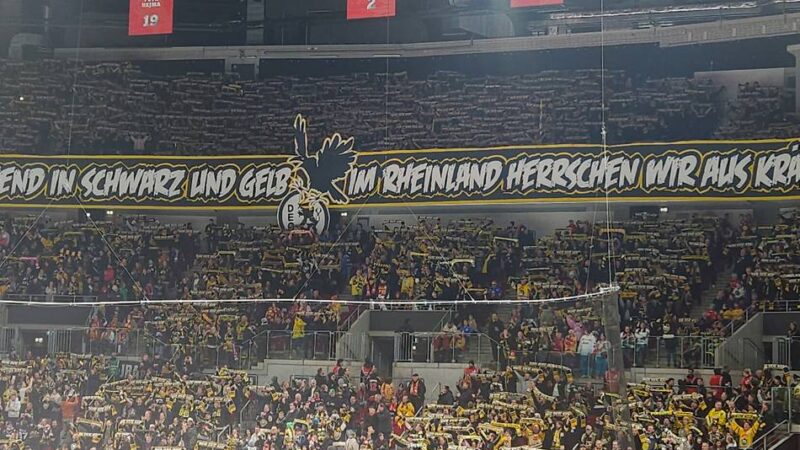 Pinguine-Fanprojekt kritisiert die DEG: „Versuche, die Krefelder Fankurve kleinzuhalten, werden nicht funktionieren“