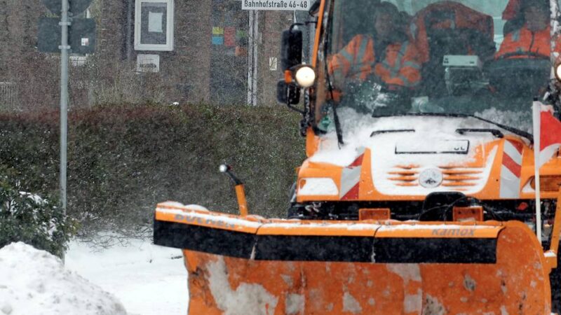 „Extreme Wetterlage“: Wegen angekündigter Glätte – Kurzfristige Salz-Lieferung an Rheinberg