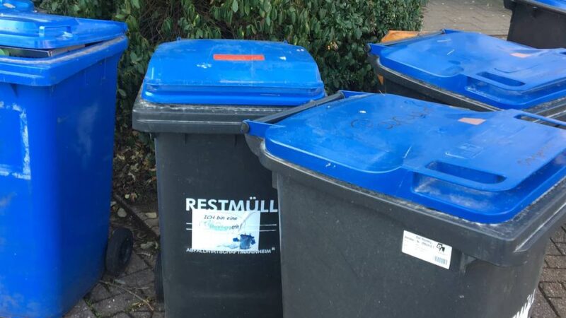 Probleme bei Müllabfuhr in Rheinberg: Papiermüllfahrzeug erneut defekt