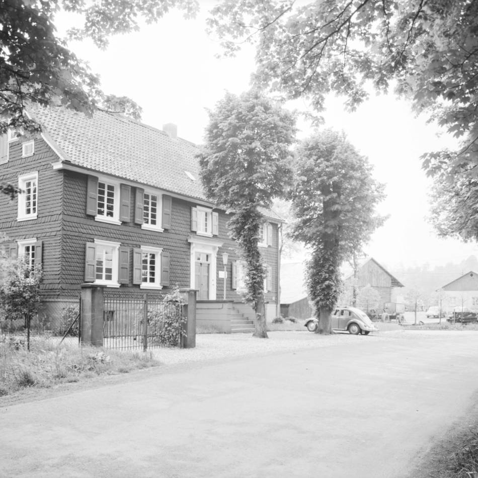 Aufruf des Stadtarchivs: Wer kennt dieses Haus in Hückeswagen?